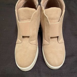 Cream color wedge sneakers. Size 10